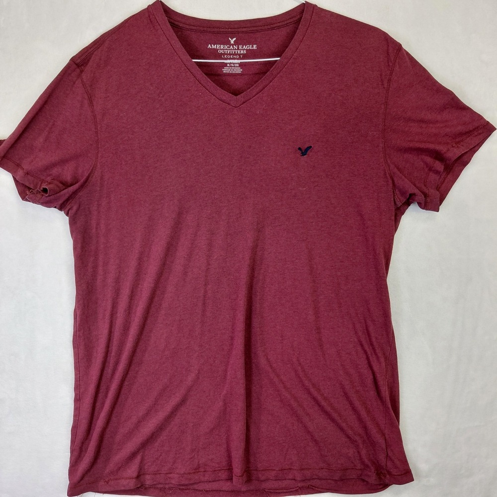 American Eagle Outfitters Legend T Mens XL Burgundy V-Neck Short Sleeve Tee